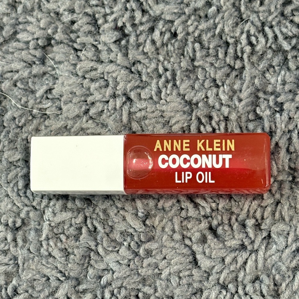 NWT Anne Klein lip oil, scent: coconut